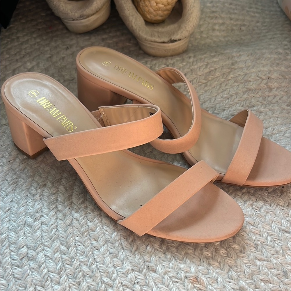 Dream Pairs Tan Heels Modern Design
